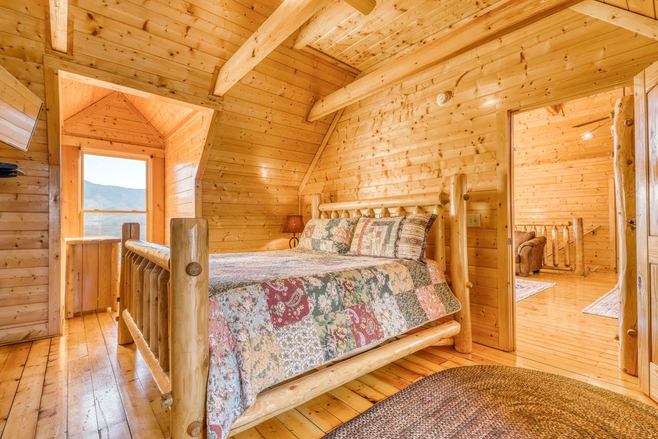 Papa Bears Cabin - 8 BD1