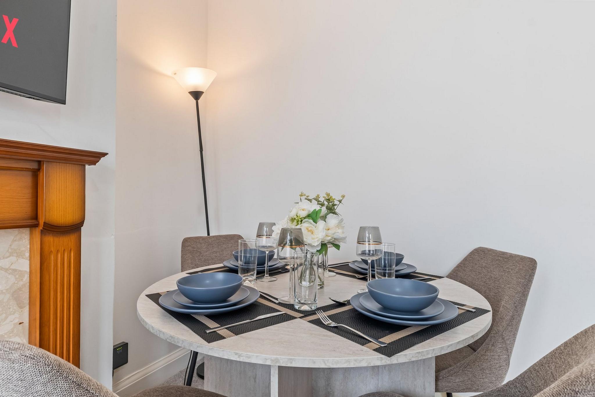4-Bed House | Leicester | Driveway Parking3
