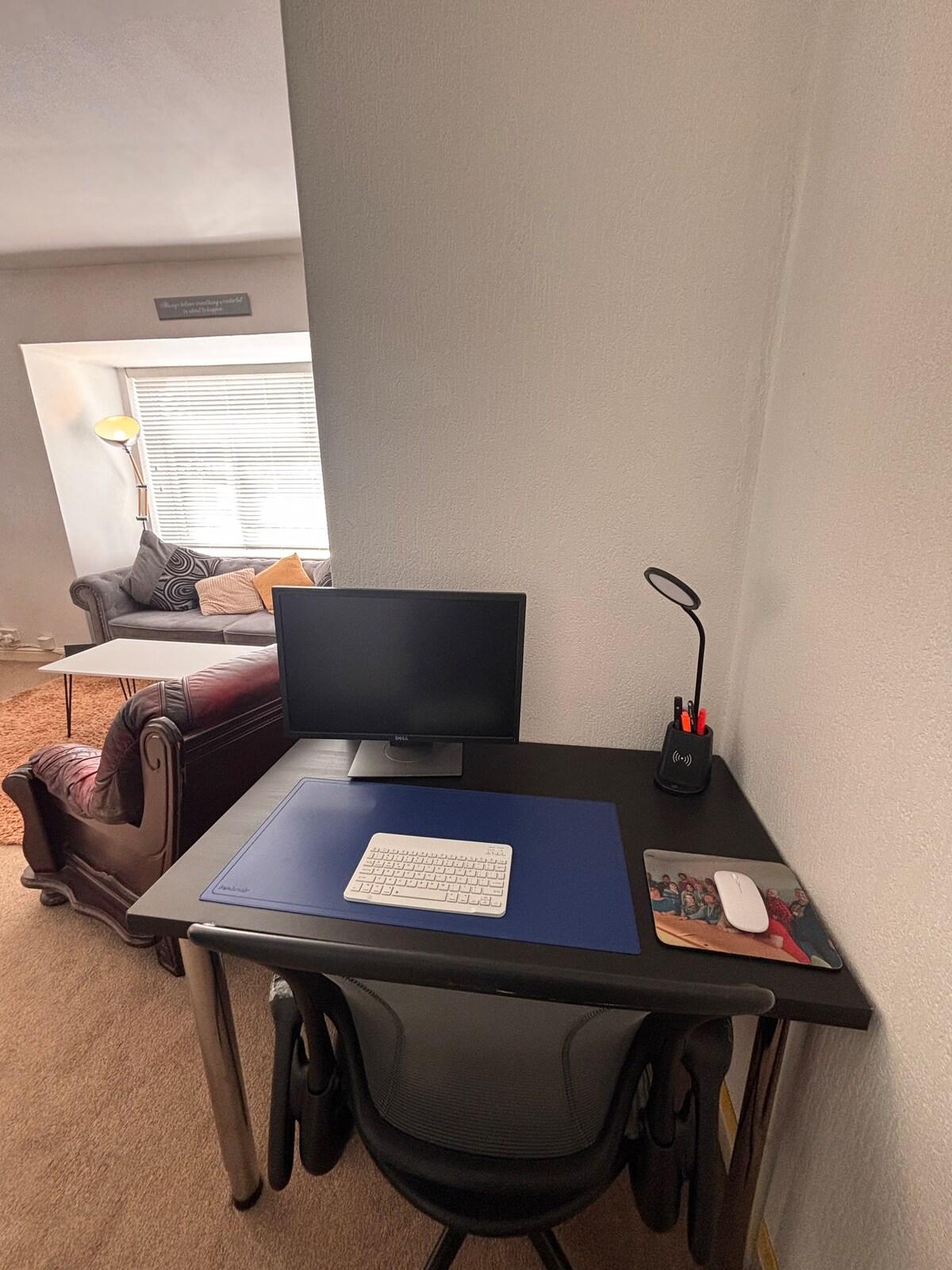 2 bedroom flat | Free Parking | Airport 10 Min4
