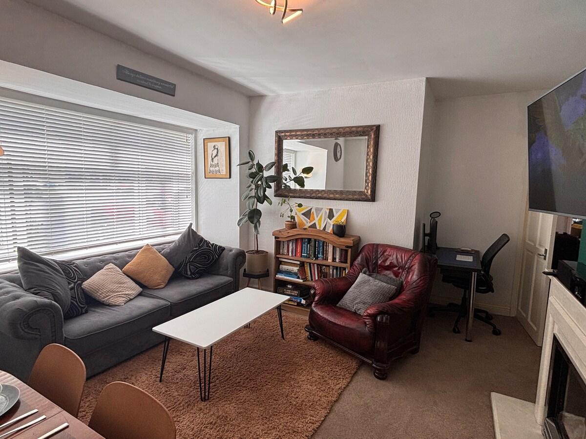 2 bedroom flat | Free Parking | Airport 10 Min5