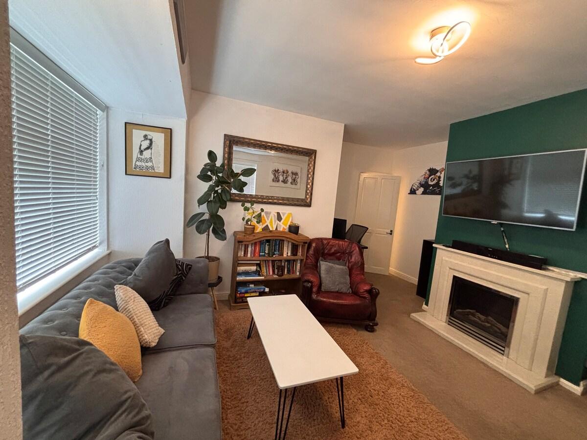2 bedroom flat | Free Parking | Airport 10 Min6