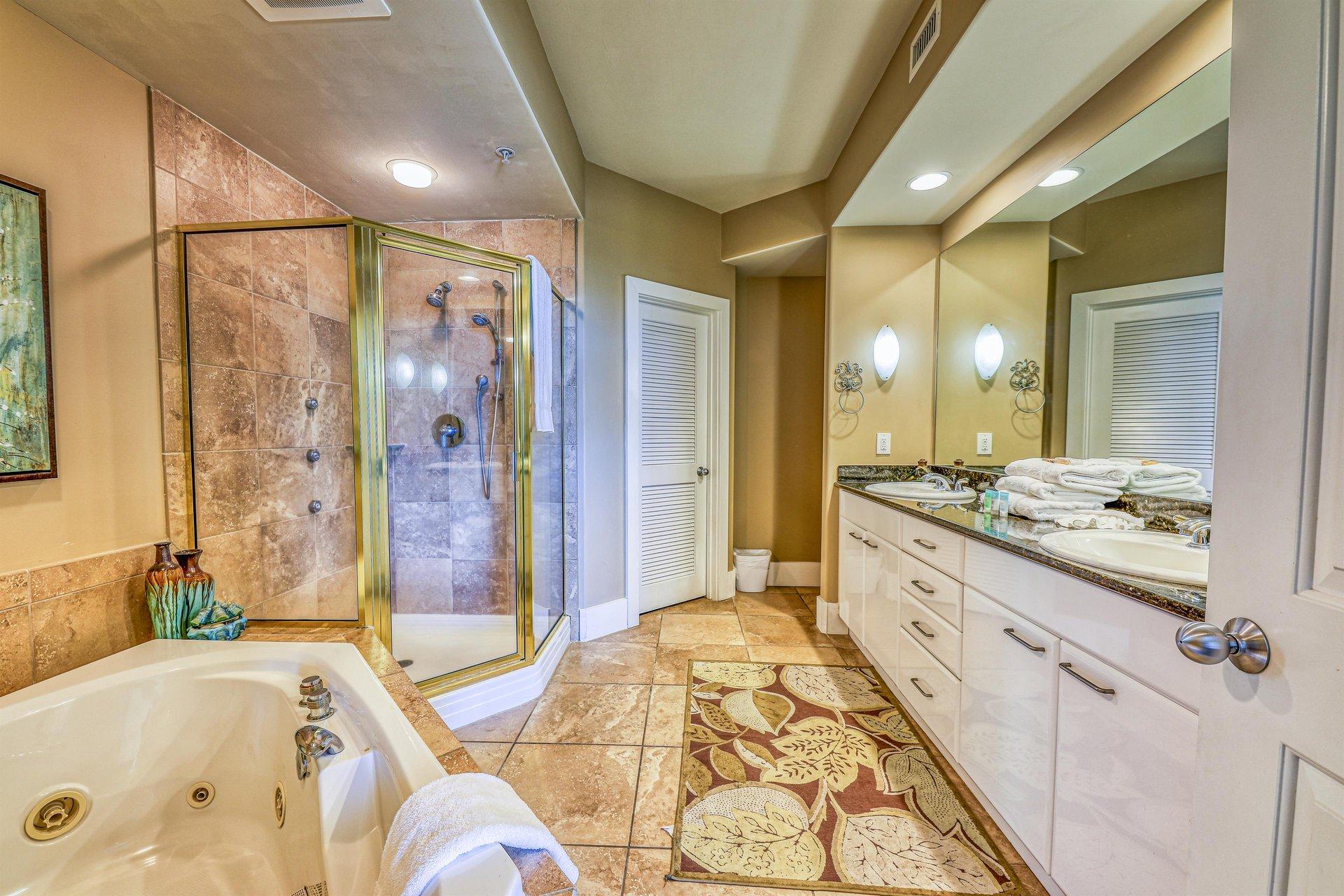 Three Bedroom Condo in Caribe Resort6