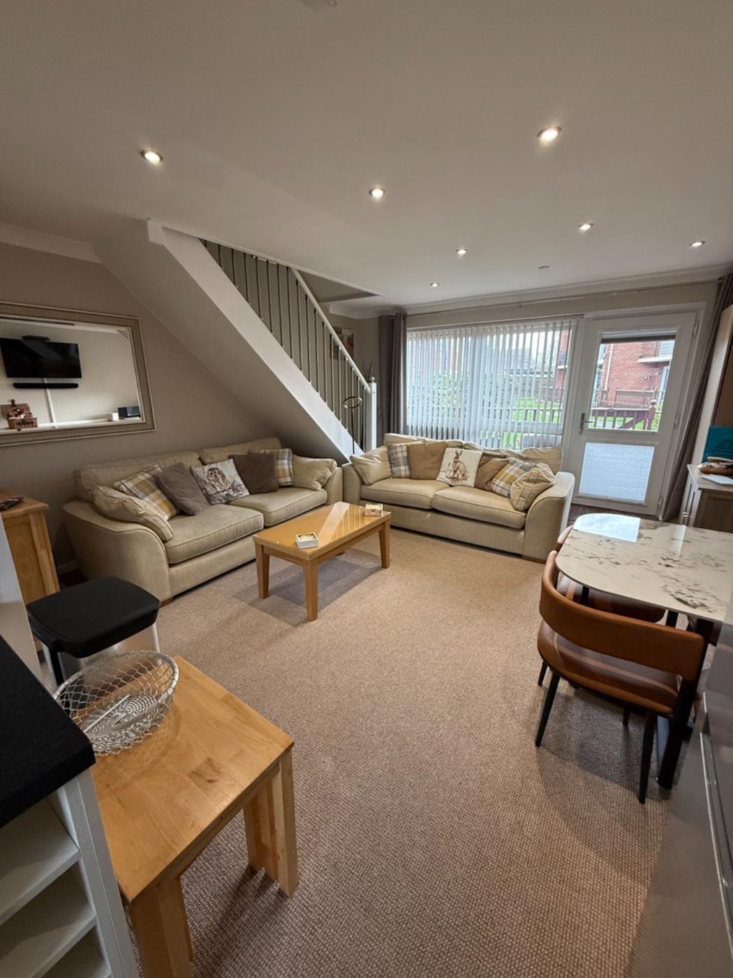Lovely 3 Bedroom holiday Home Next to the Sea3
