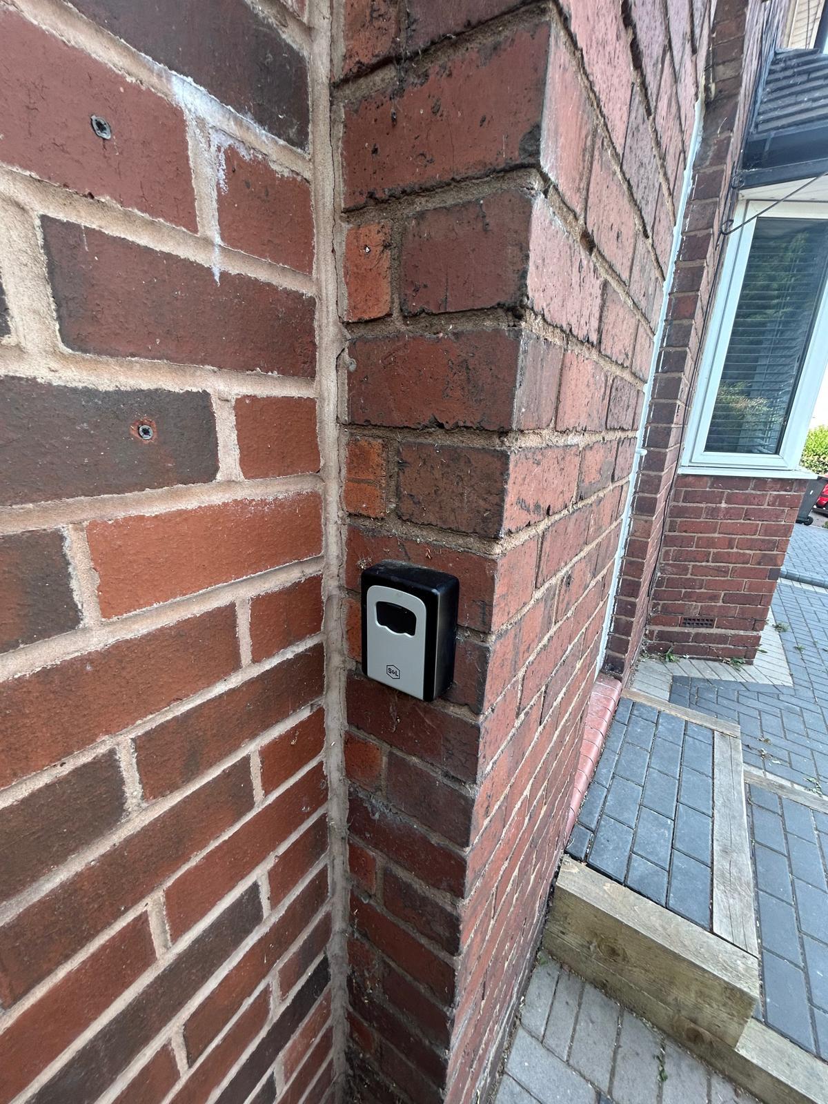 Modern 4BR Hse Free Parking Sleeps 7 Wolverhampton4
