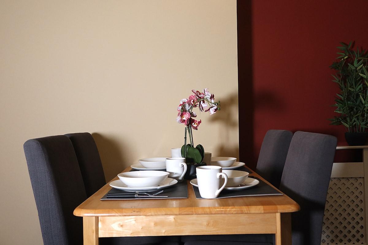 Newcastle City Apartment | Near Train Station6