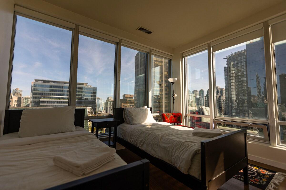 2BR Suite with A/C in Heart of Downtown Vancouver5