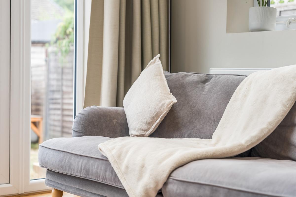 Modern 3 Bed House| Free Parking, Sleeps 54