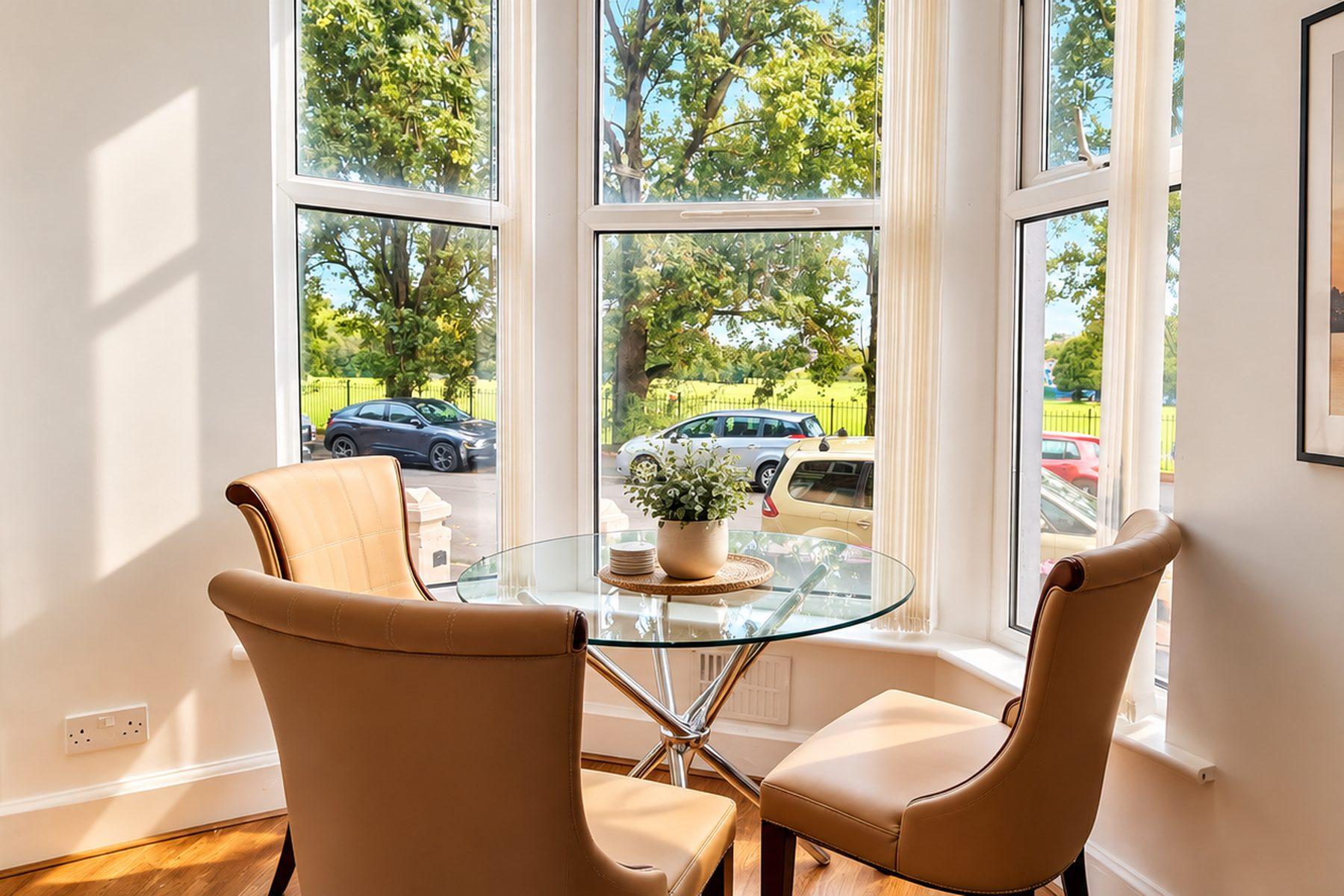 Botanic Apartment with Parking & Park Views, Quiet1