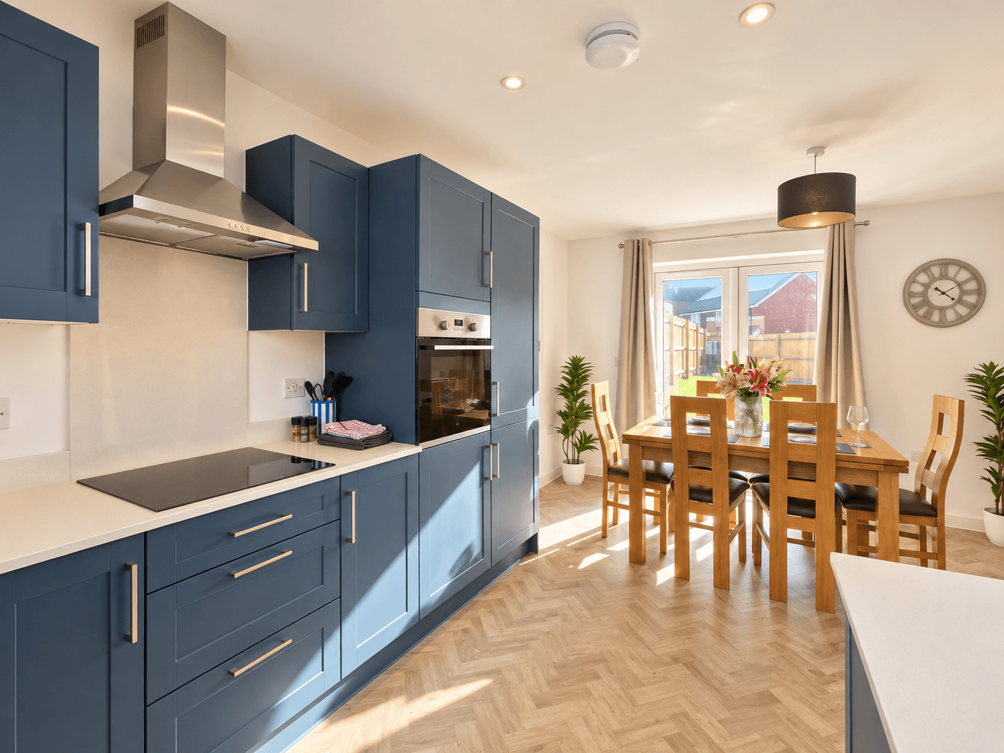 Wixams Pad | 5 Beds, Sleeps 8 | Van Parking, Desk3
