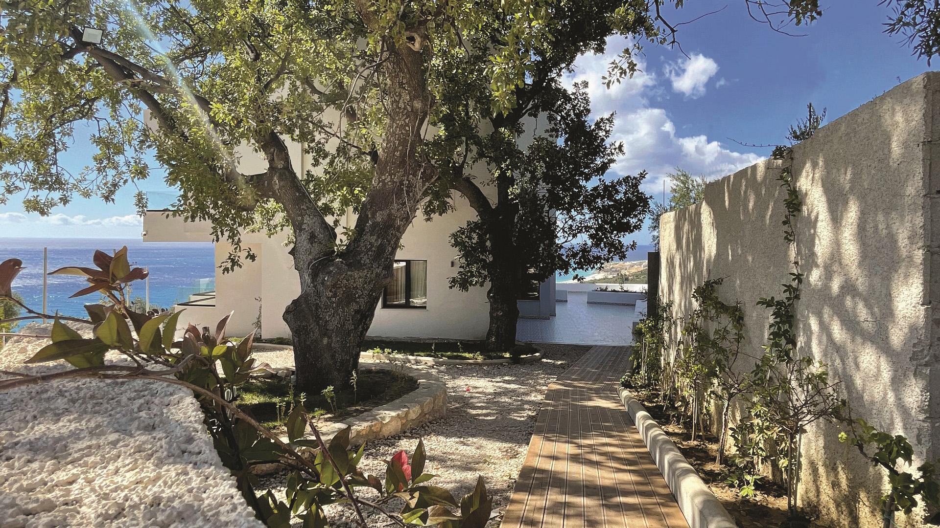 Gogo's Boutique Hotel1