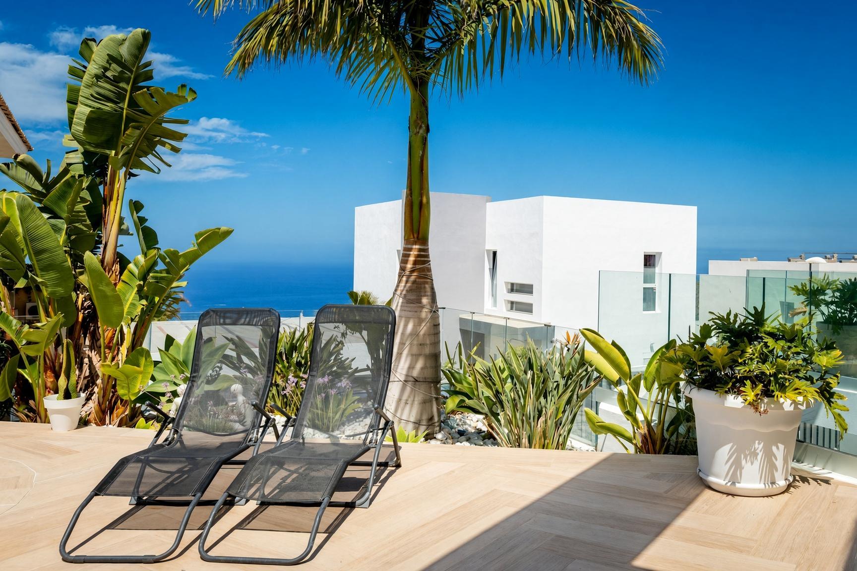 Villa with Panoramic Ocean Views in Torviscas Alto6