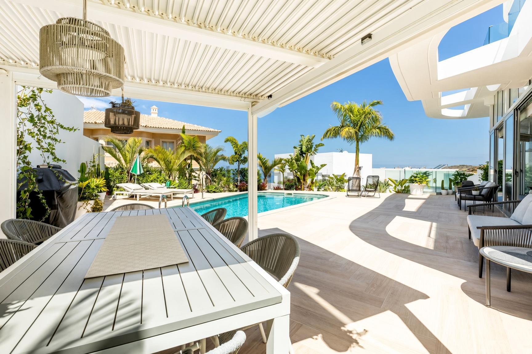 Villa with Panoramic Ocean Views in Torviscas Alto4