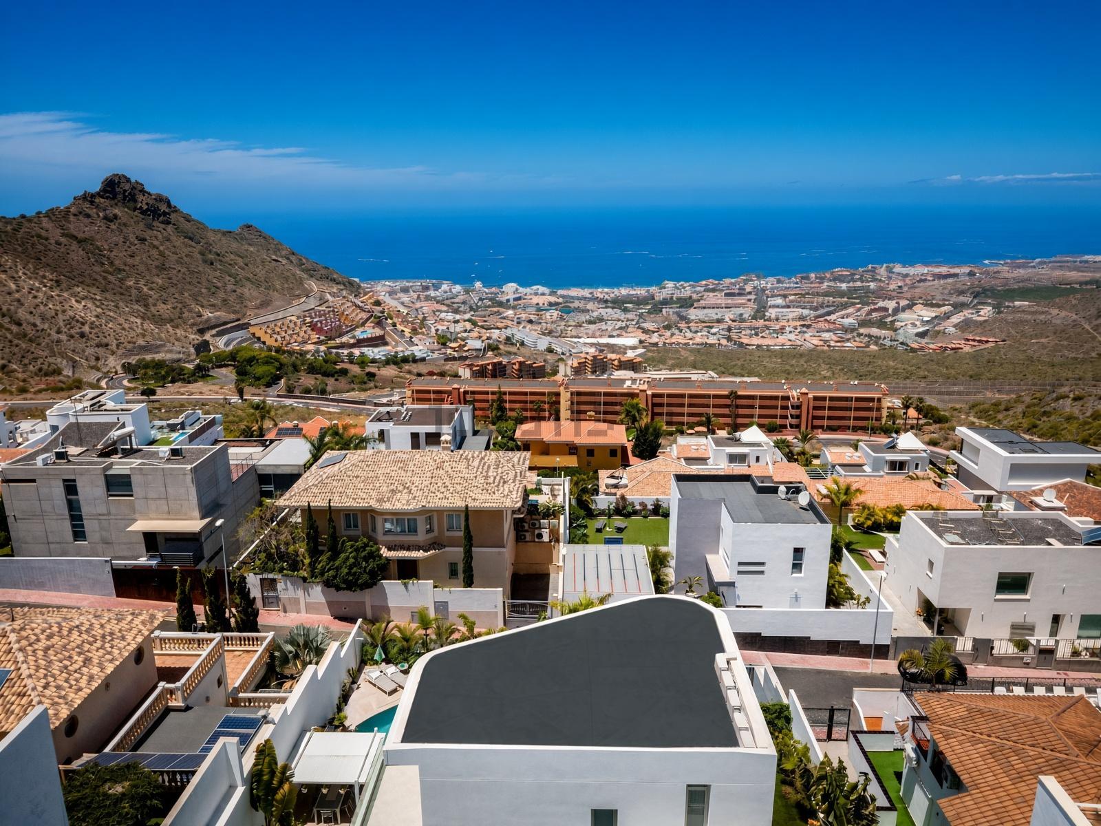 Villa with Panoramic Ocean Views in Torviscas Alto2