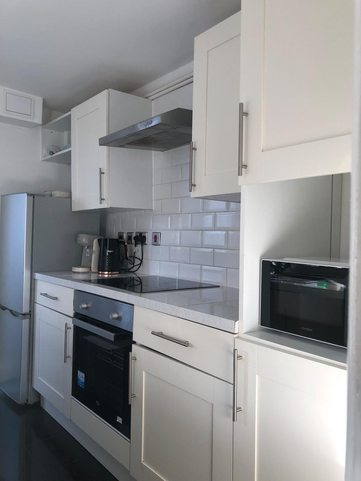 Cosy 1BR Croydon Flat with King Bed & WiFi2