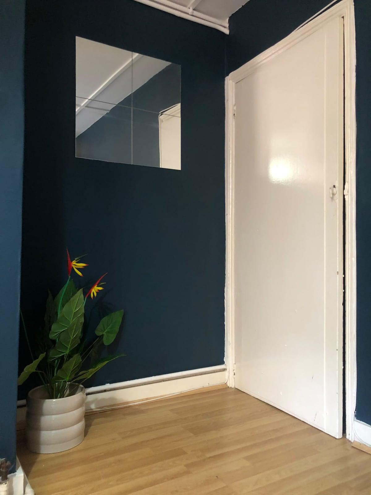 Cosy 1BR Croydon Flat with King Bed & WiFi3