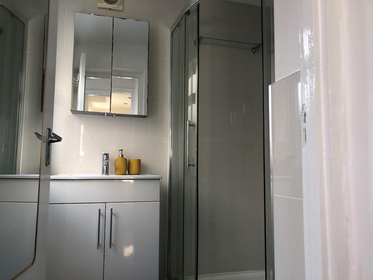 Cosy 1BR Croydon Flat with King Bed & WiFi4